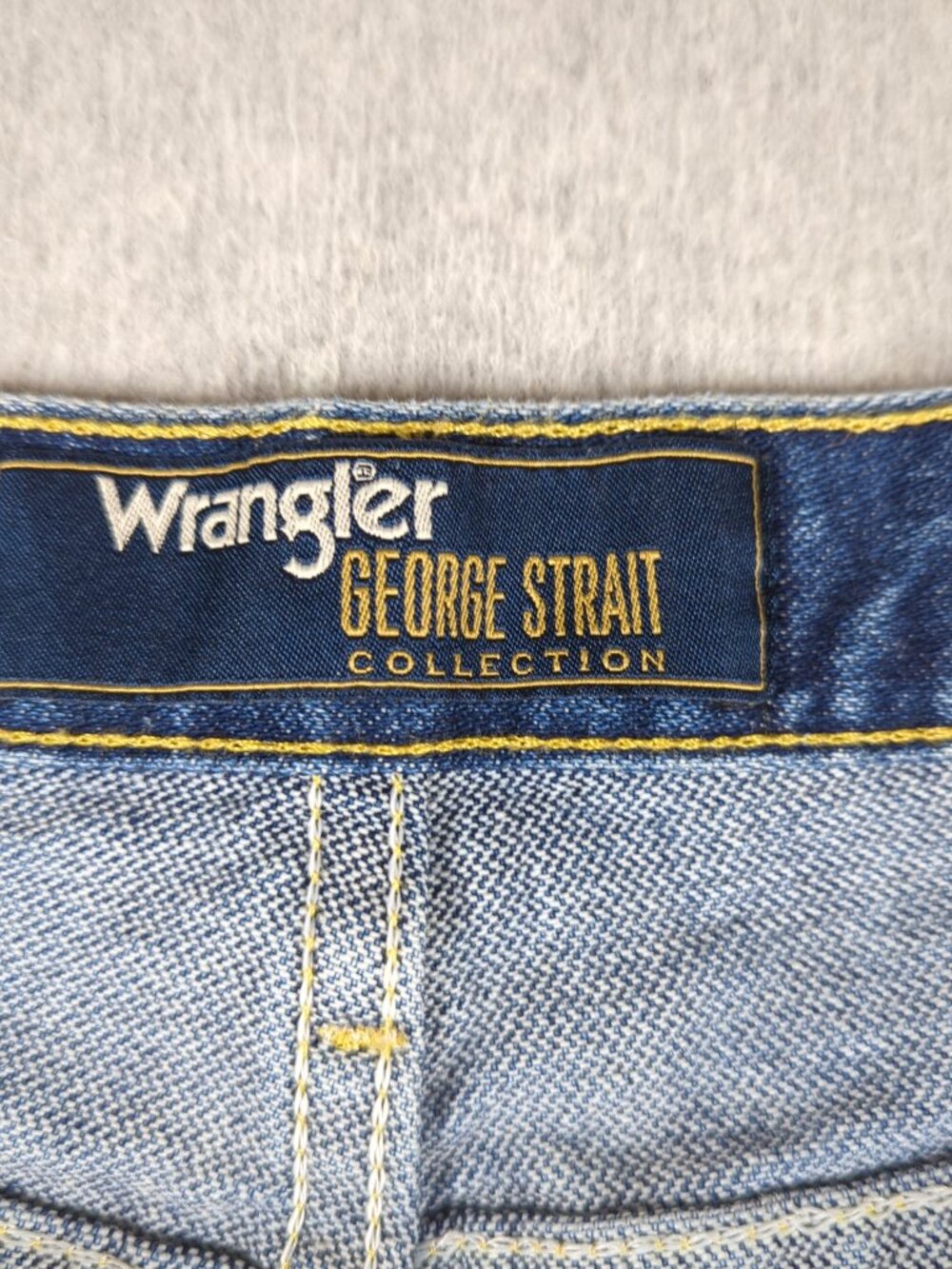 Wrangler George Strait Jeans Men's 33x30 (Actual 32x30) Blue Cowboy Cut Rodeo - Picture 2 of 10